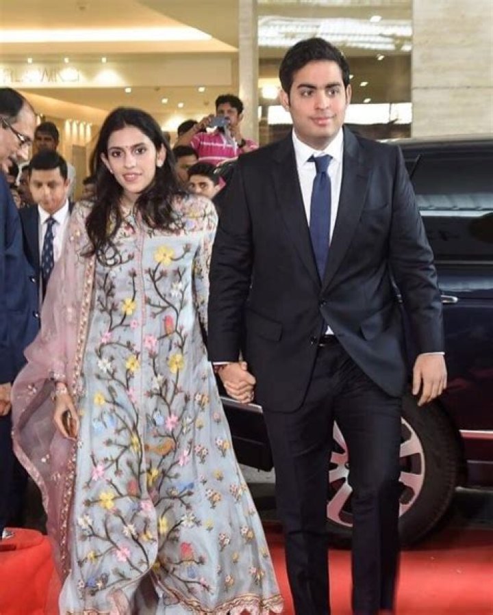 Akash Ambani Height, Weight, Net Worth, Age, Birthday, Wikipedia, Who, Instagram, Biography