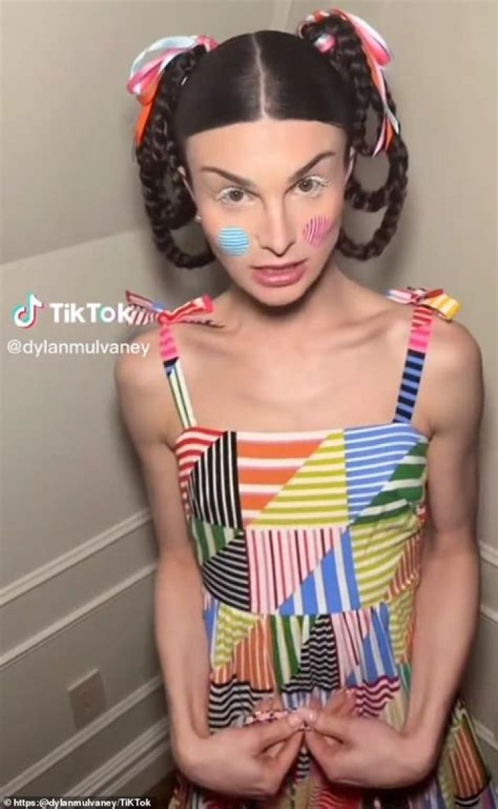
Dylan Mulvaney’s Transphobic Scandal Is Clarified As The Influencer Comes Under Fire 
