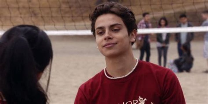 Here’s Why Jake T Austin Left The Fosters and Got Replaced By Noah Centineo