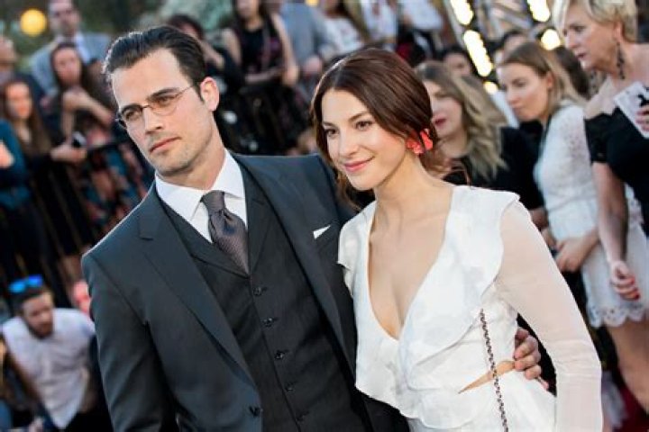 Is Thomas Beaudoin Married? His Wife, Relationship, Family, Wedding, Net worth, Age and Wikipedia
