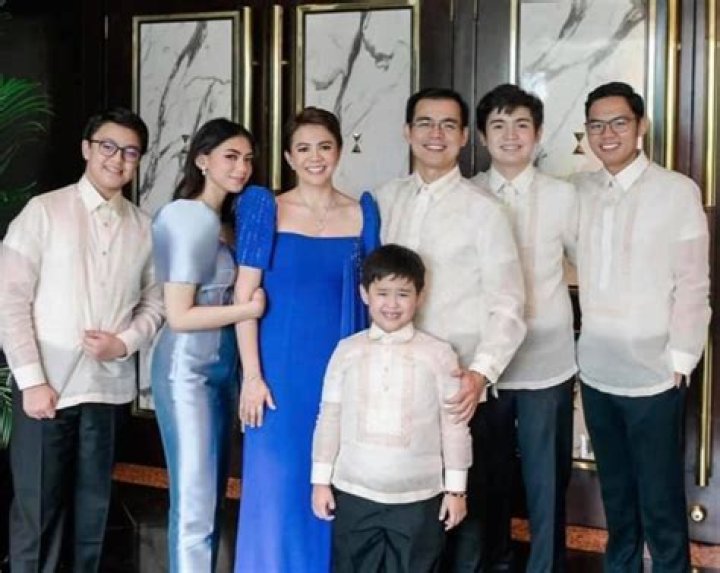 
Isko Moreno is Married to Wife: Dynee Domagoso. Kids. 