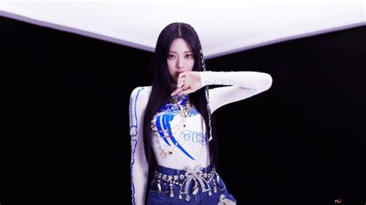 
ITZY’s Yuna Is Being Criticized For Using Hip Boosting Pads At The Time Of Promotion 