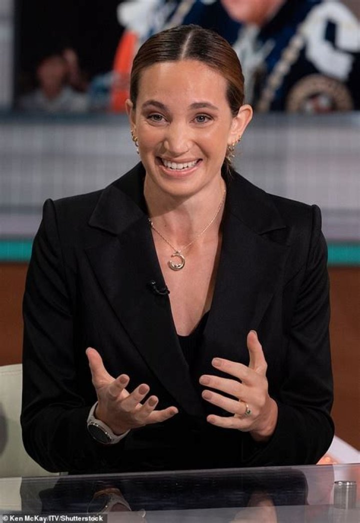 
Laura Wright Height, Weight, Net Worth, Age, Birthday, Wikipedia, Who, Nationality, Biography 