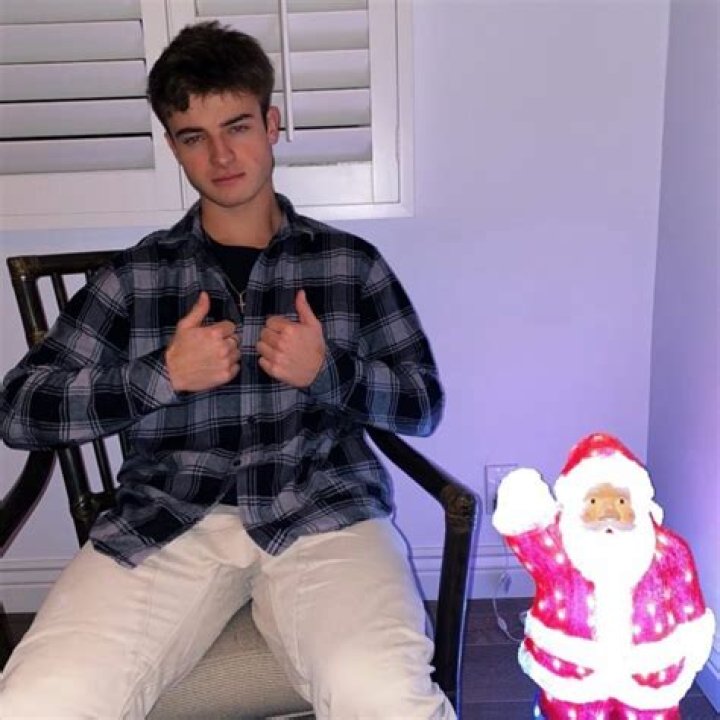 
Samuel Wilkinson Height, Weight, Net Worth, Age, Birthday, Wikipedia, Who, Instagram, Biography 