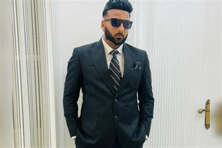 
Shehbaz Badesha Height, Weight, Net Worth, Age, Birthday, Wikipedia, Who, Instagram, Biography 