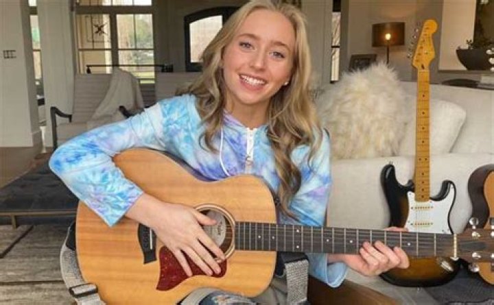 
Skylar Alyvia Mayton Height, Weight, Net Worth, Age, Birthday, Wikipedia, Who, Instagram, Biography 