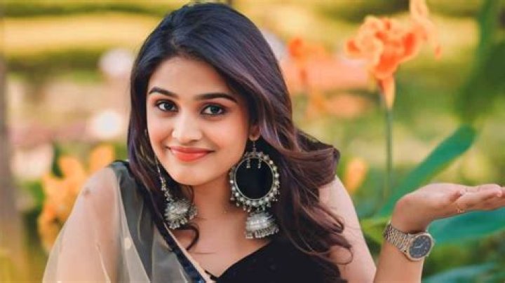 Varsha Sharma Height, Weight, Net Worth, Age, Birthday, Wikipedia, Who, Instagram, Biography