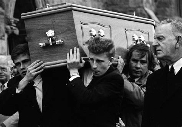 
What Happened To Patrick Kielty’s Dad? Tragic Story As Father Was Shot By IRA 