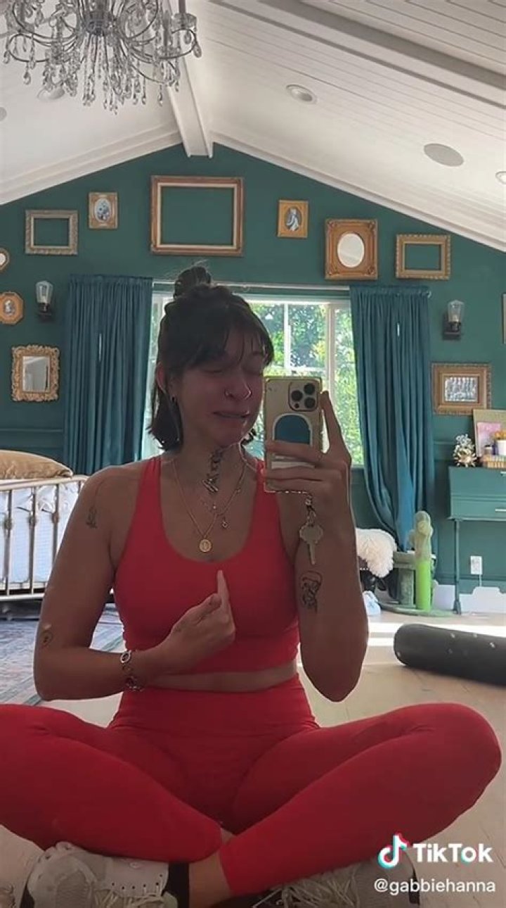Who Are Gabbie Hanna’s Parents? Fans Worried For Her After Concerning TikTok Posts