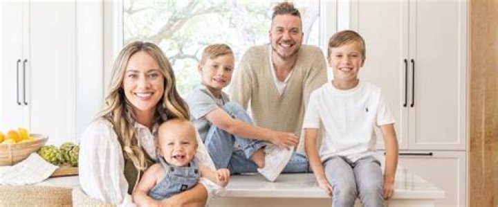 
Who Are Glenn Wheatley Family? Details About His Wife And Kids 