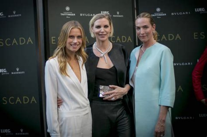 
Who Is Tatjana Patitz Sister Sophie Patitz? Meet Her Brother Family And Net Worth 